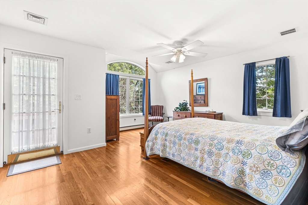 233 Lakeshore Dr
