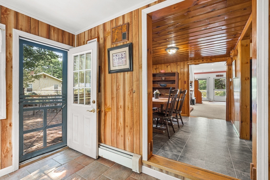 233 Lakeshore Dr