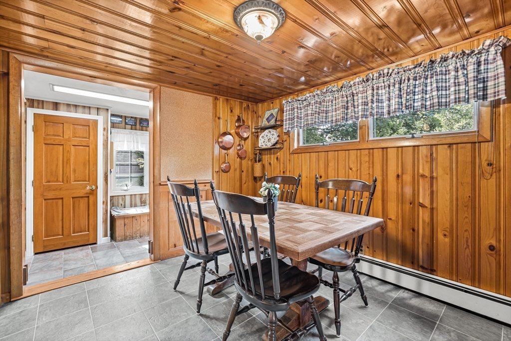 233 Lakeshore Dr