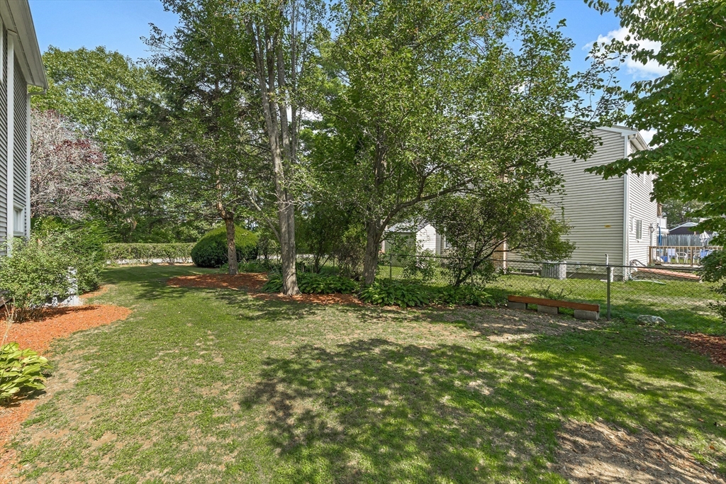 233 Lakeshore Dr
