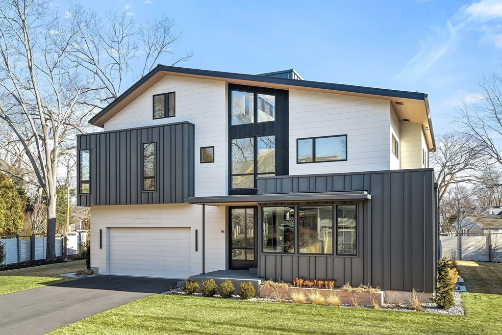 95 Deerfield Rd