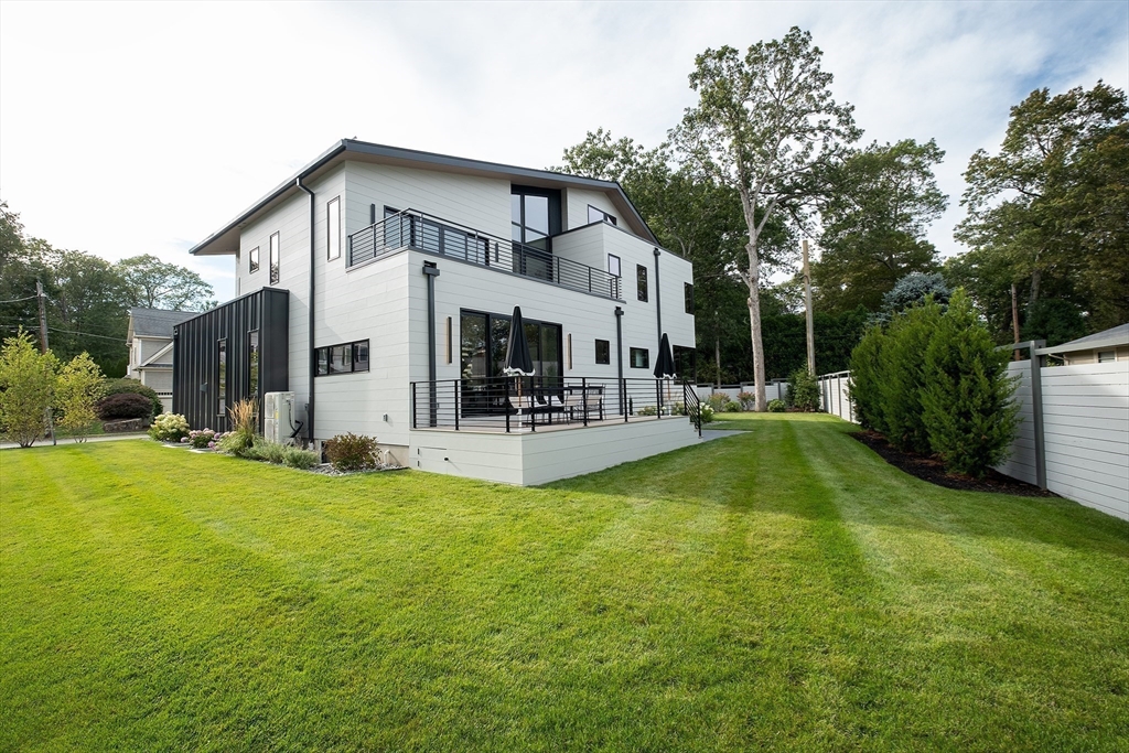 95 Deerfield Rd