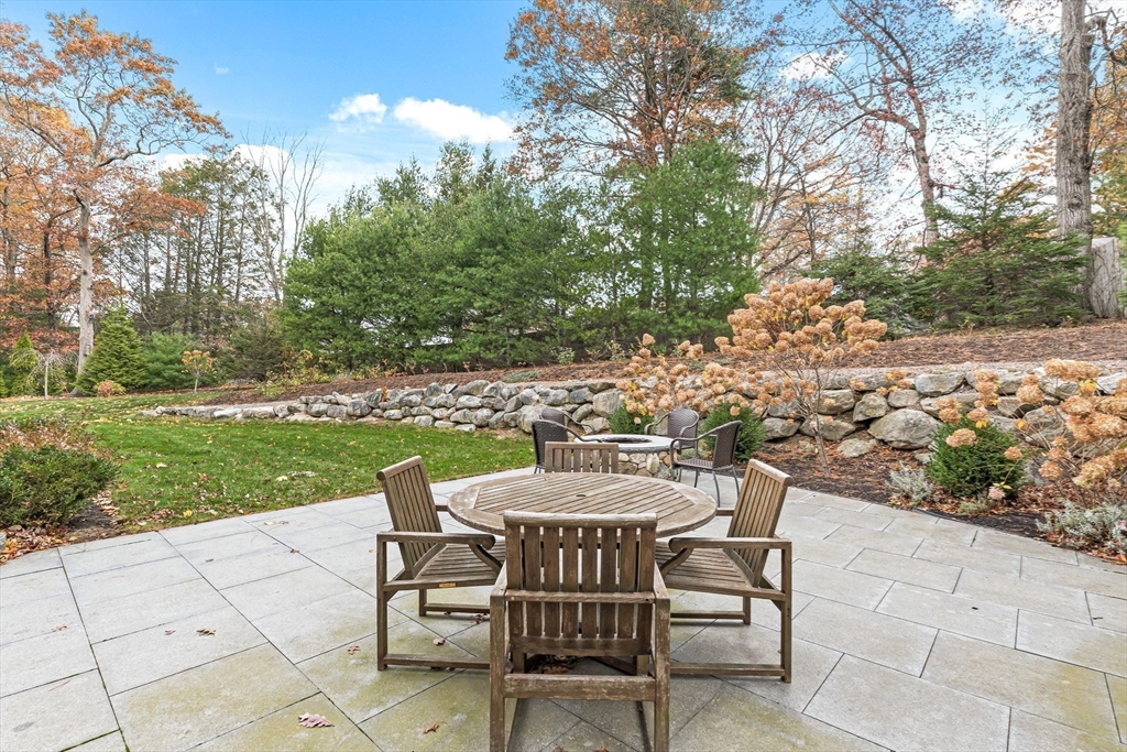 4 Dancer Farm Dr