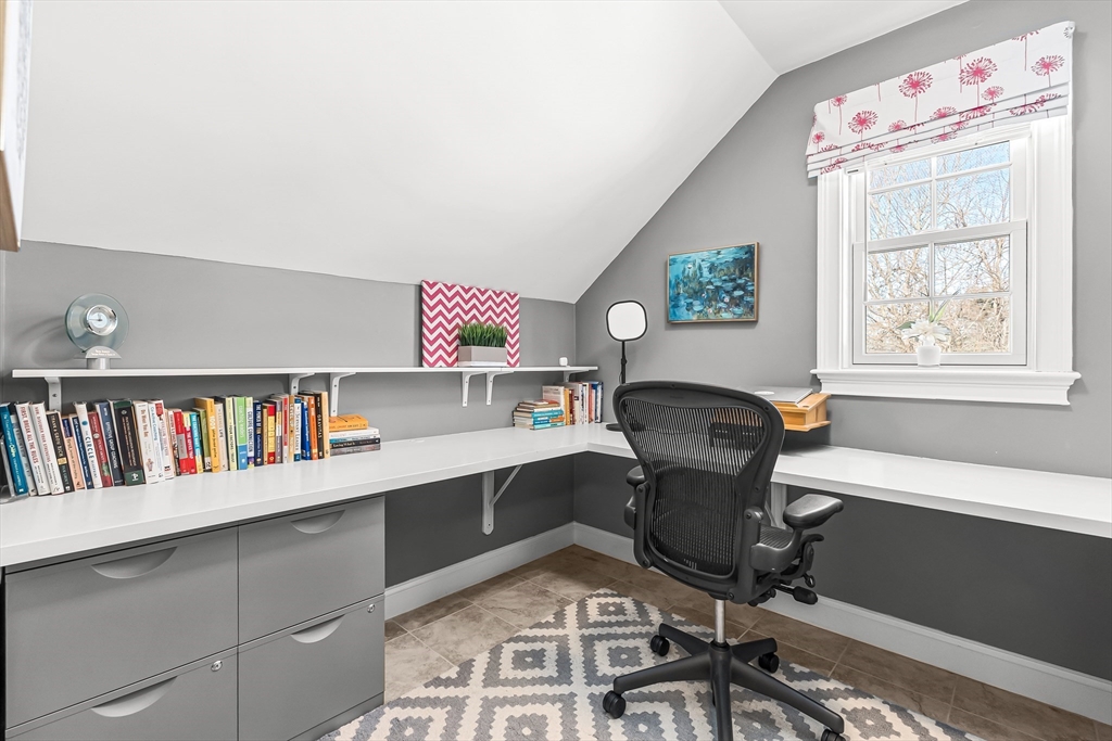 4 Dancer Farm Dr
