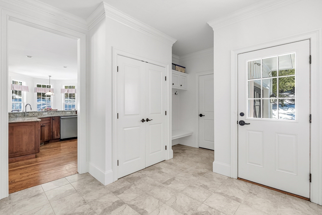 4 Dancer Farm Dr