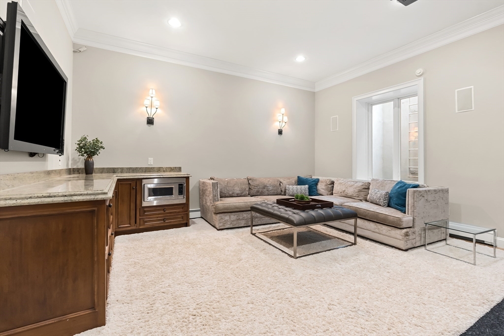 27 Radcliffe Rd