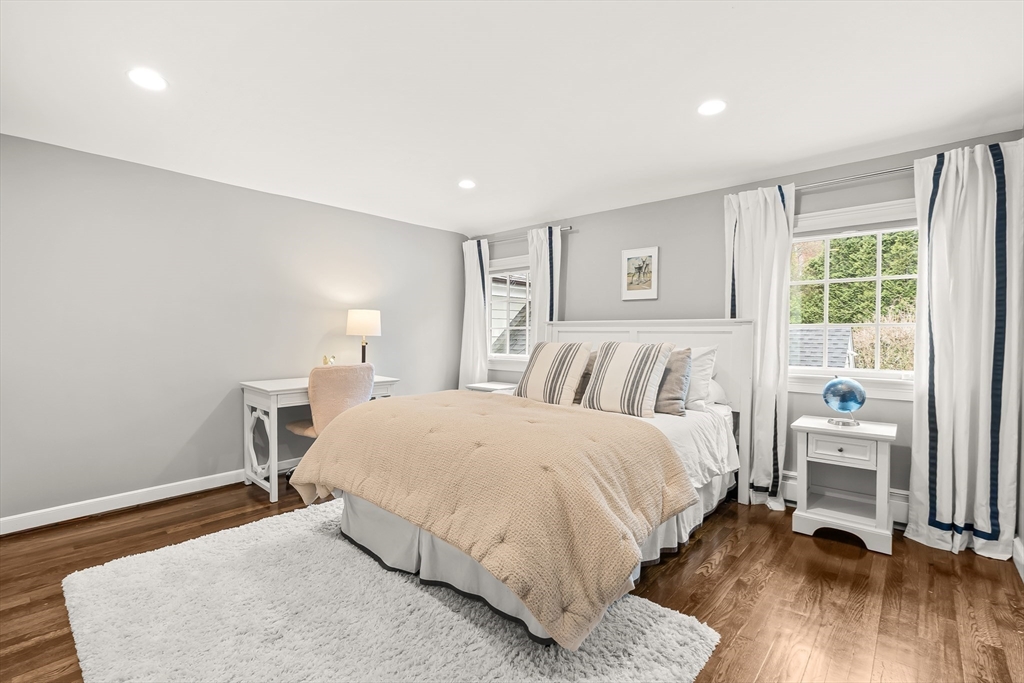 27 Radcliffe Rd