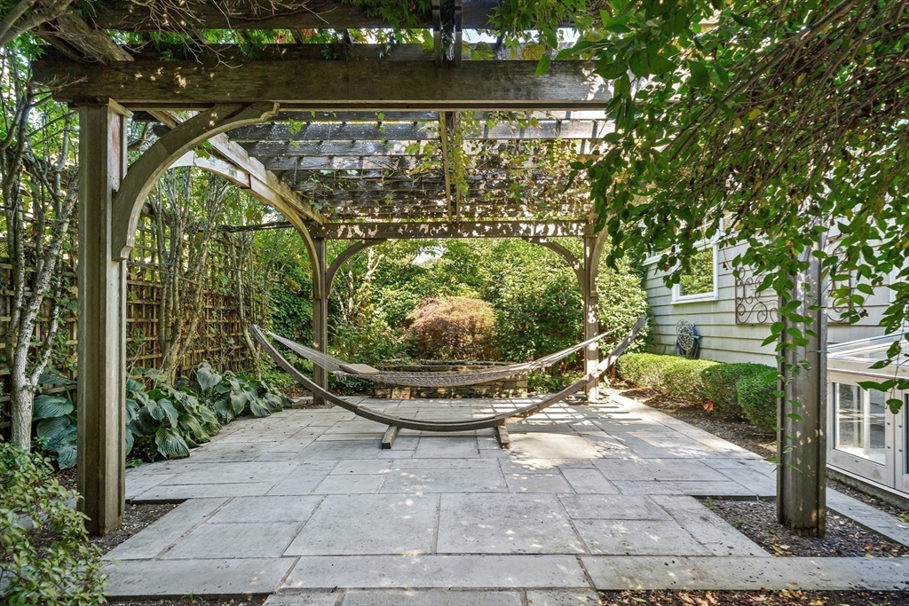 27 Radcliffe Rd