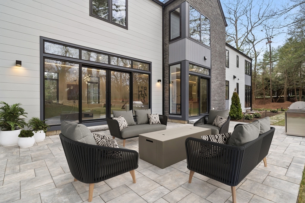 5 Deer Path Ln