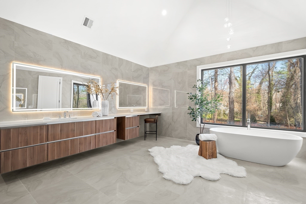 5 Deer Path Ln
