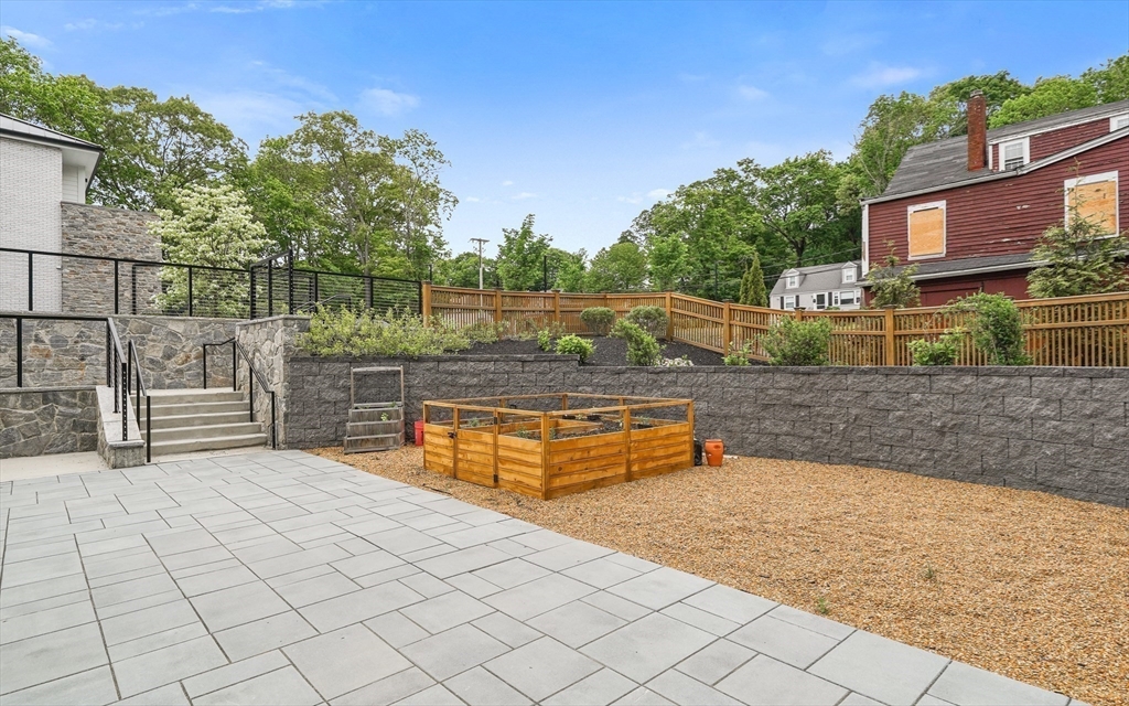 148 Weston Rd # 304
