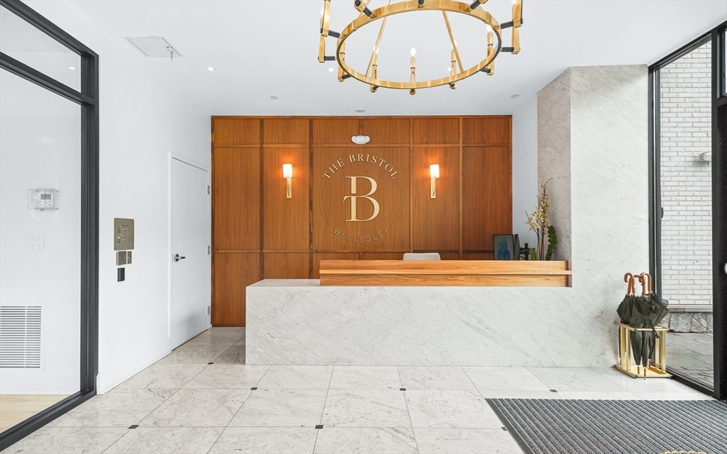 148 Weston Rd # 304
