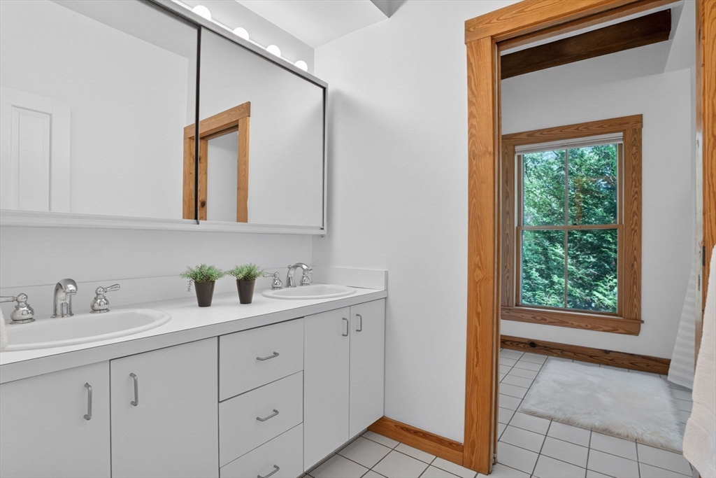 47 Longfellow Rd