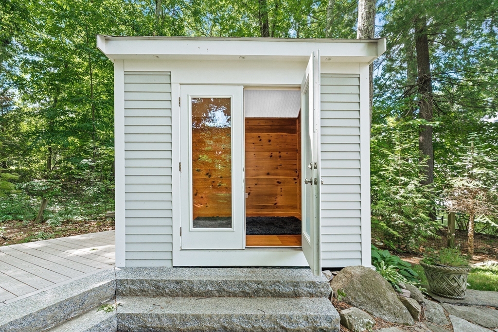 10 Colgate Rd