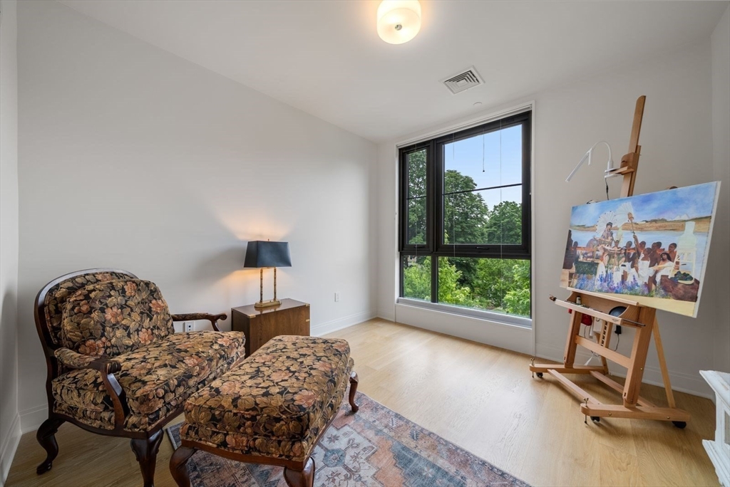 100 Linden St # 205