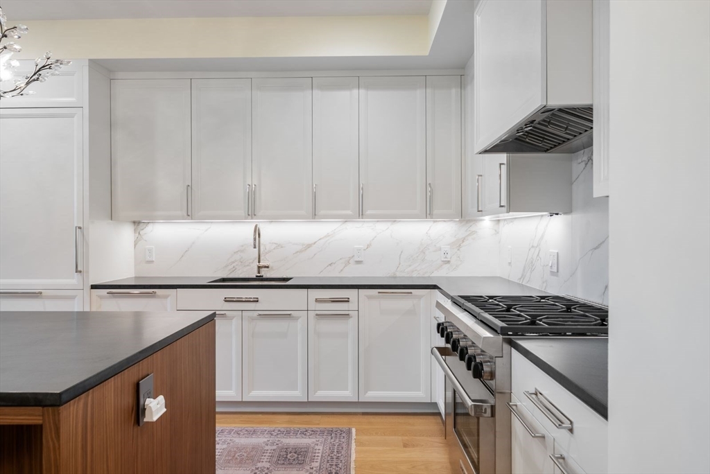 100 Linden St # 205