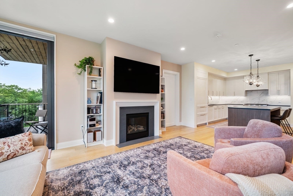 100 Linden St # 205