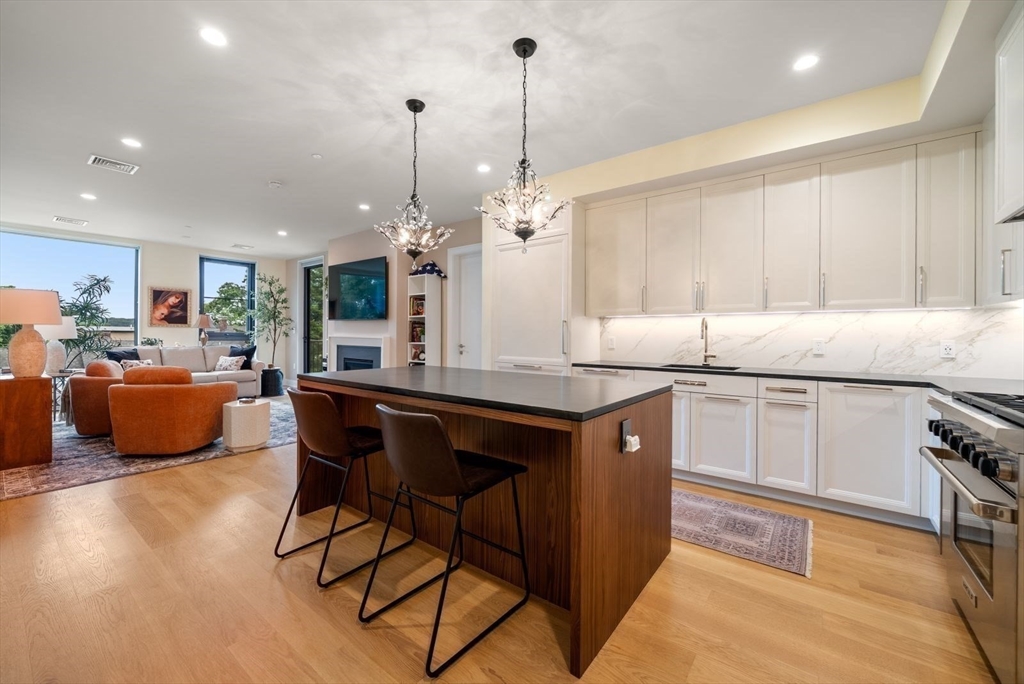 100 Linden St # 205