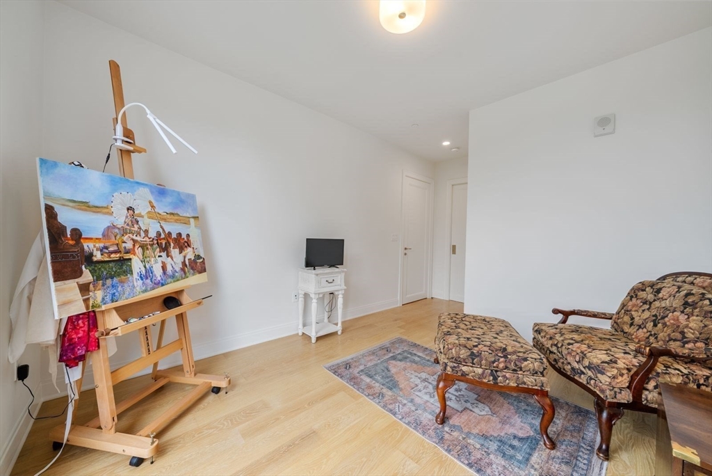 100 Linden St # 205