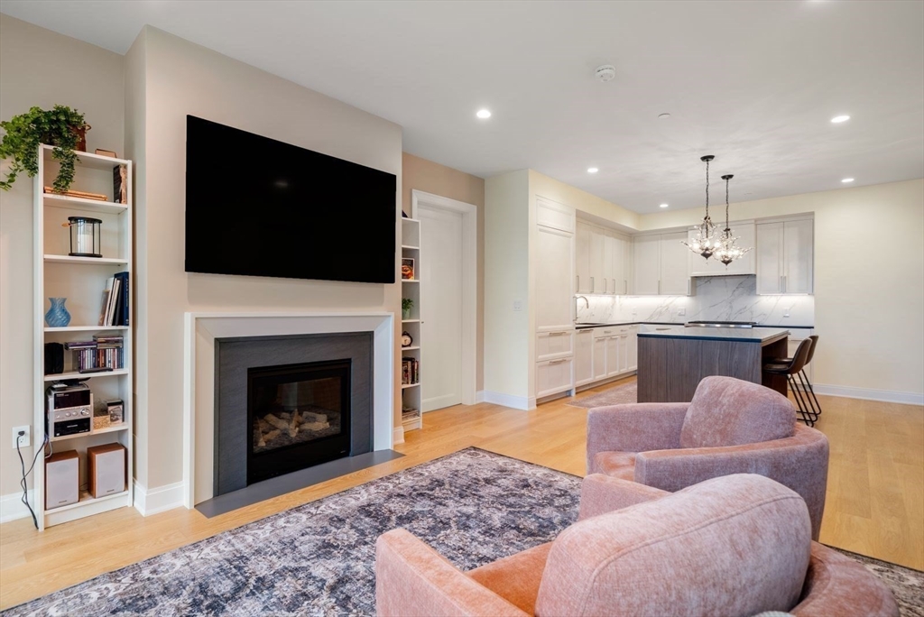 100 Linden St # 205