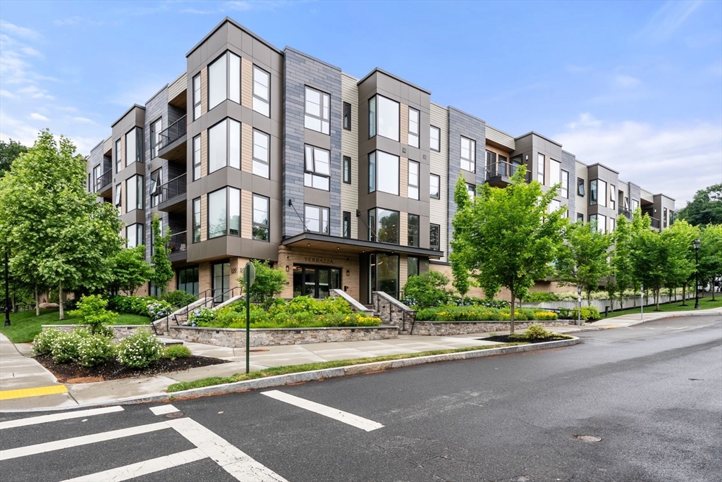 100 Linden St # 205