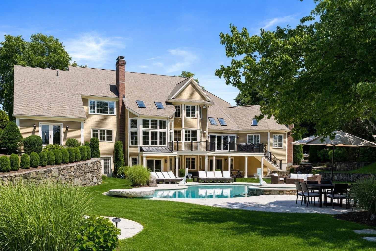 7 Pegan Ln