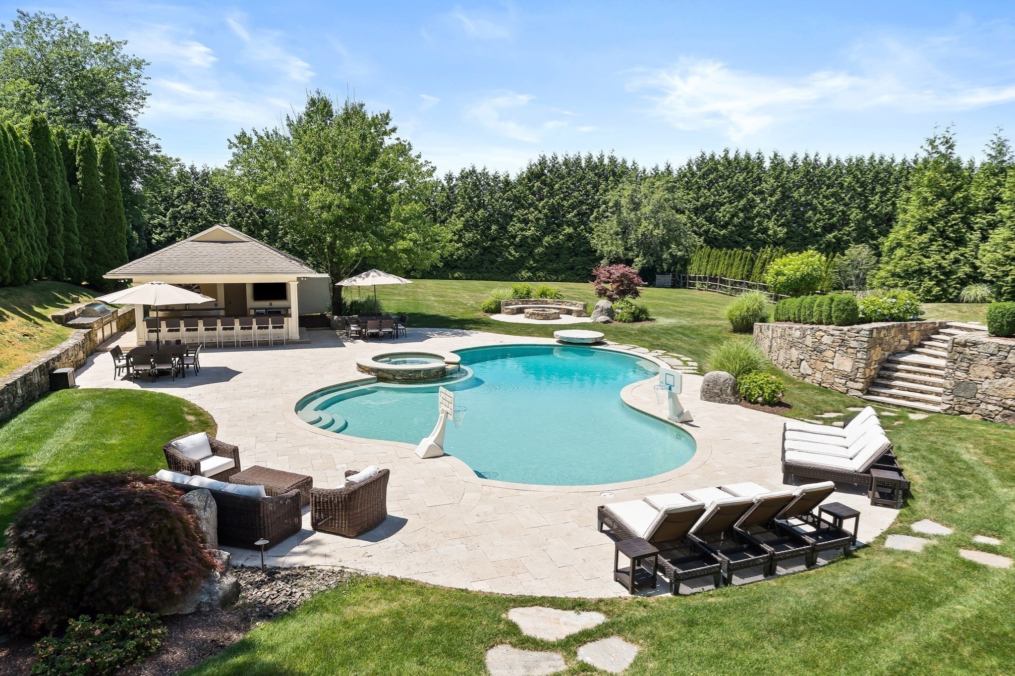 7 Pegan Ln
