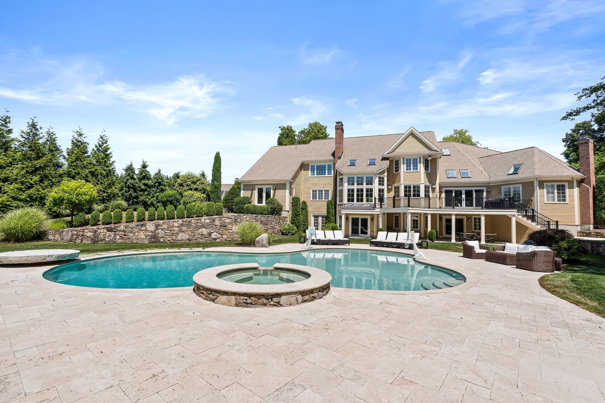 7 Pegan Ln