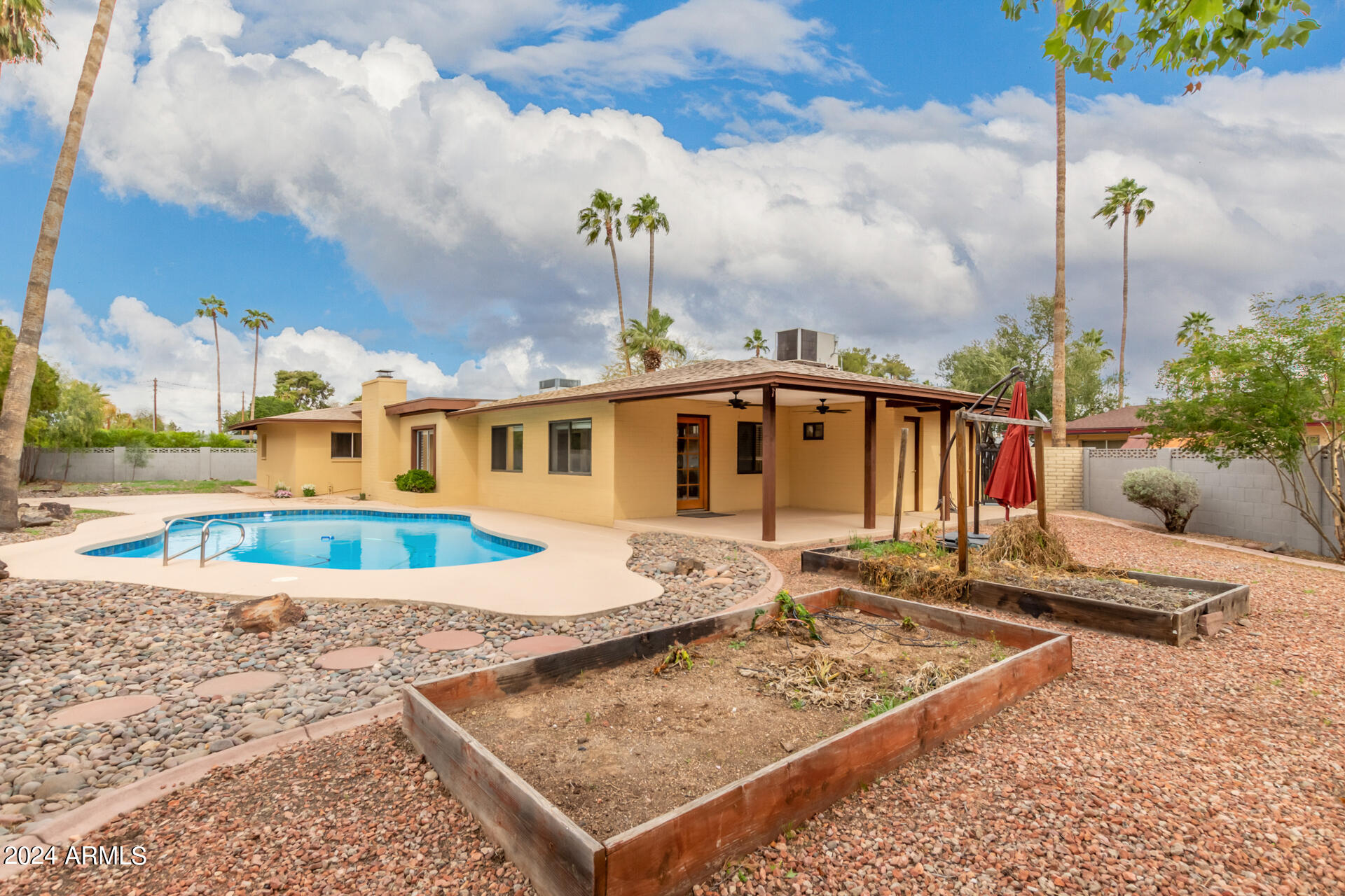 4230 N 86TH Place