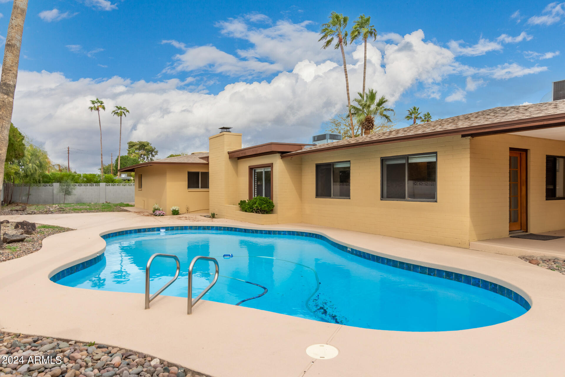 4230 N 86TH Place