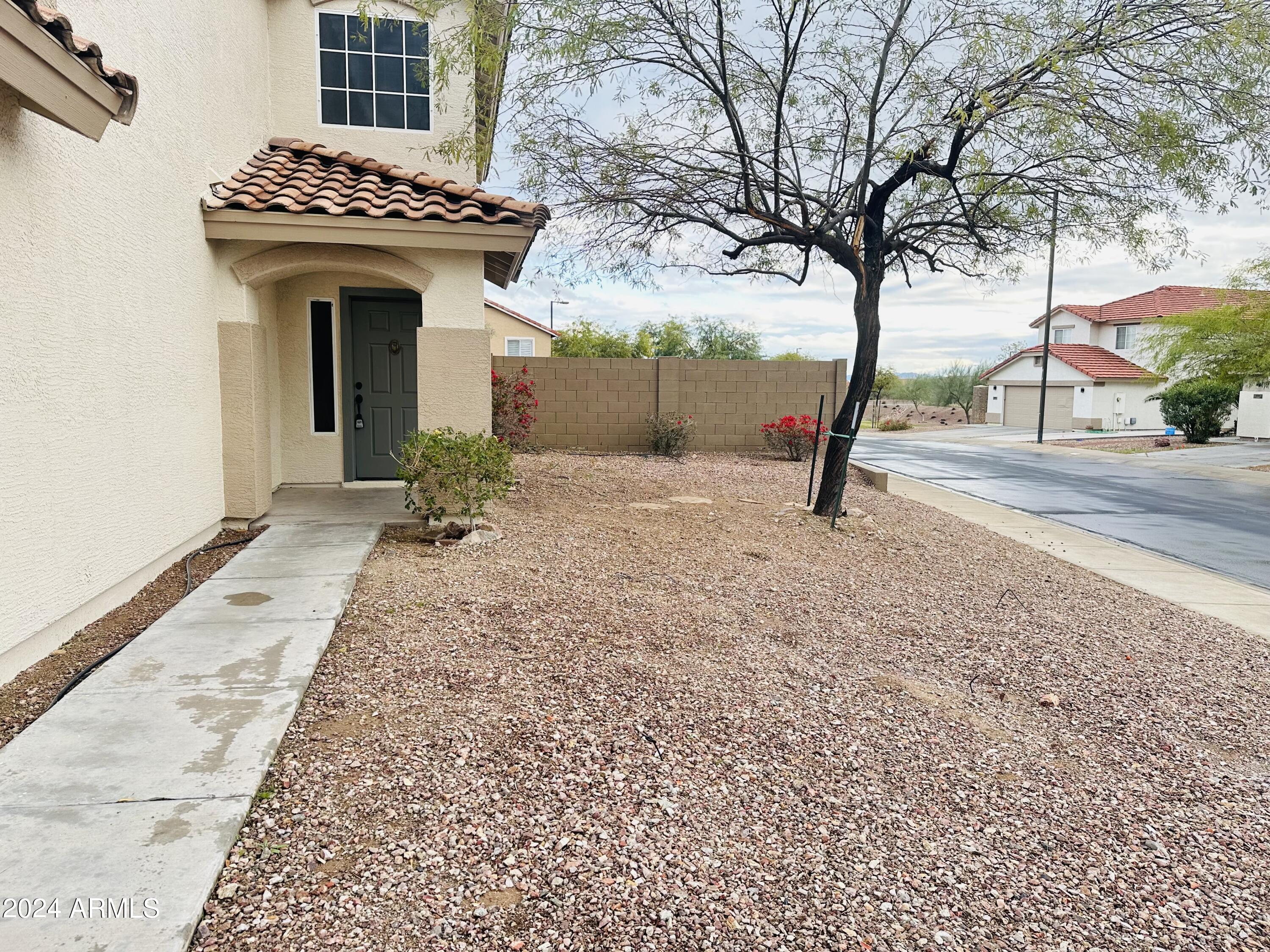 22317 W ADAMS Circle