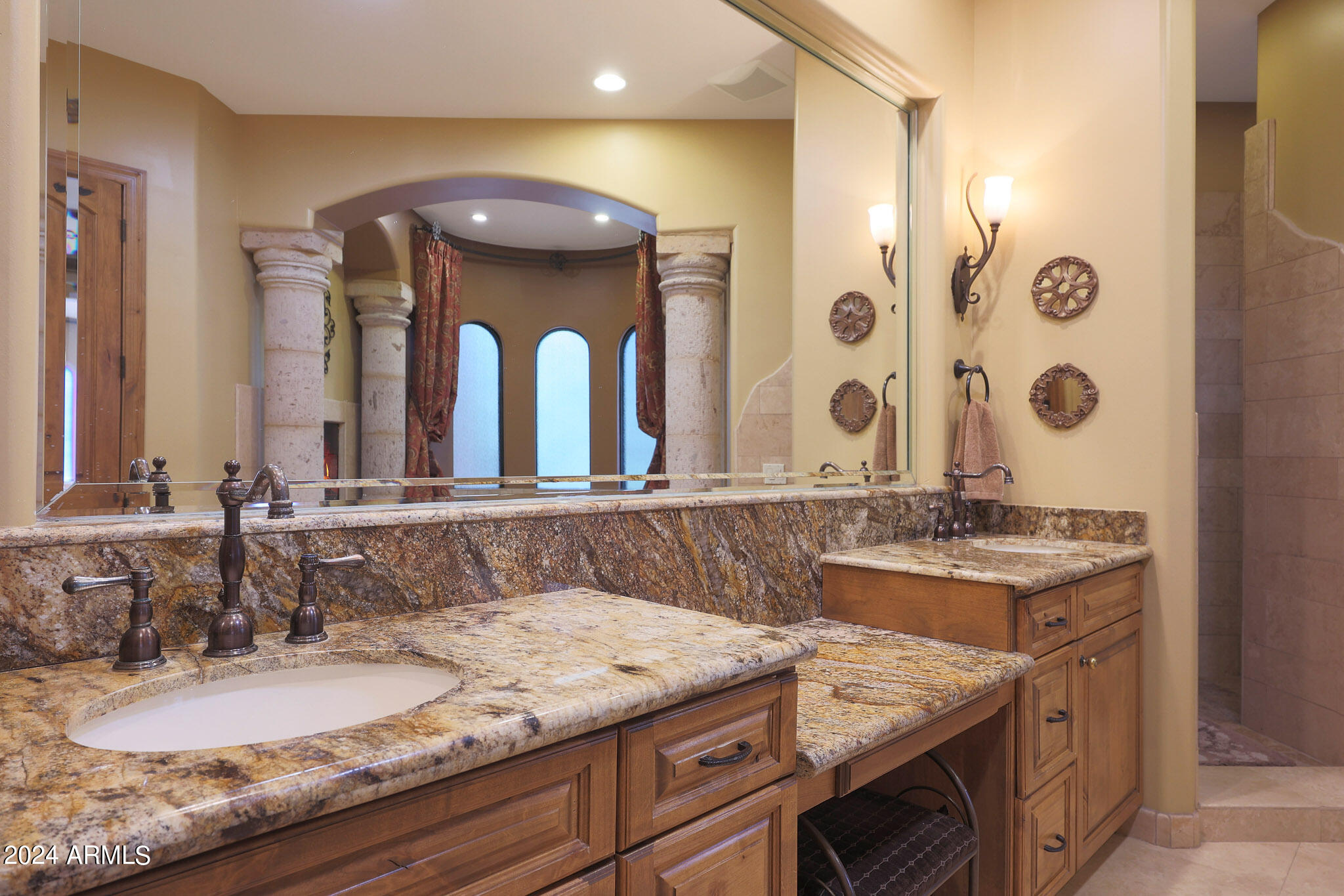 9801 N SOLITUDE Canyon