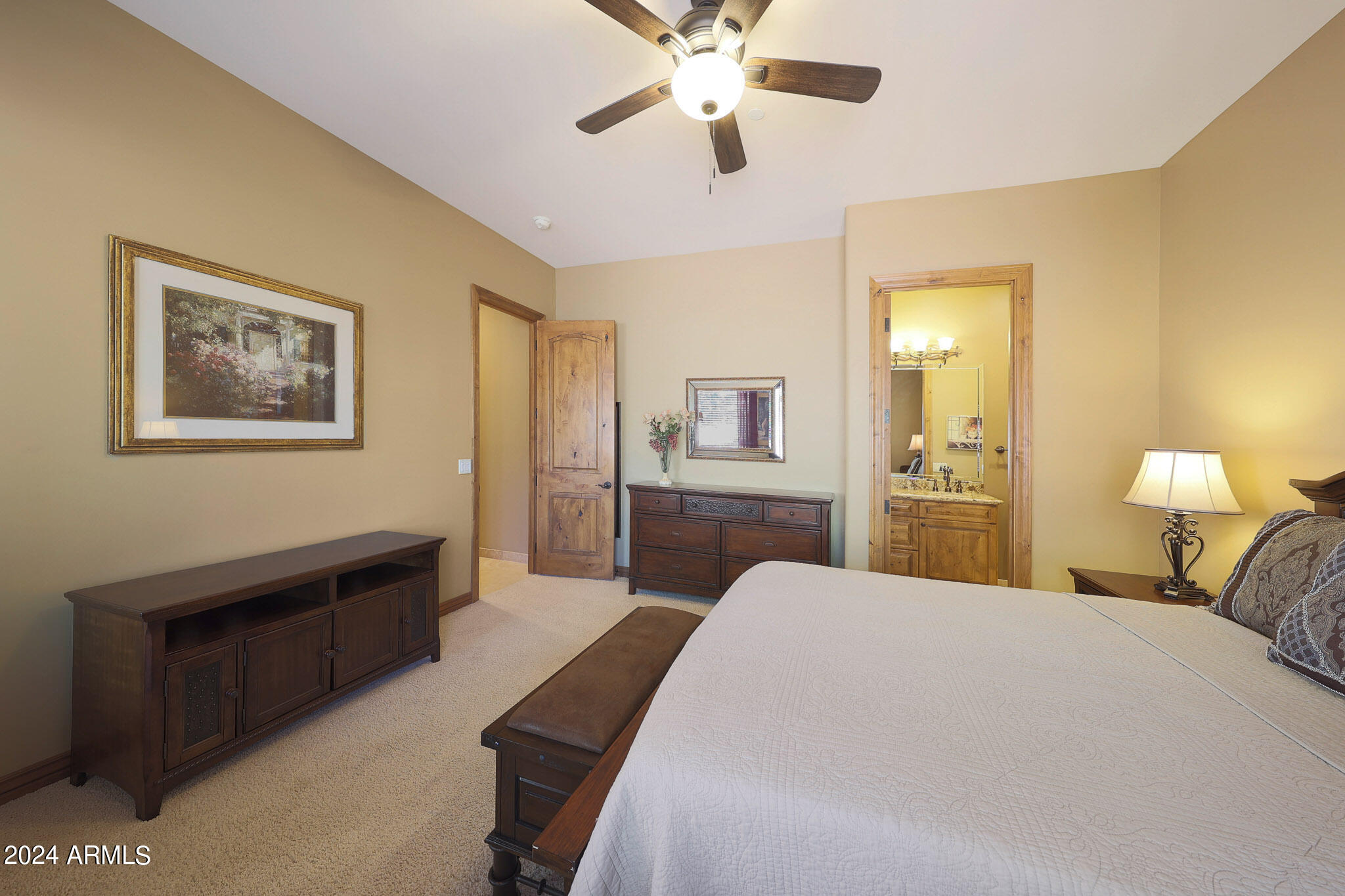 9801 N SOLITUDE Canyon