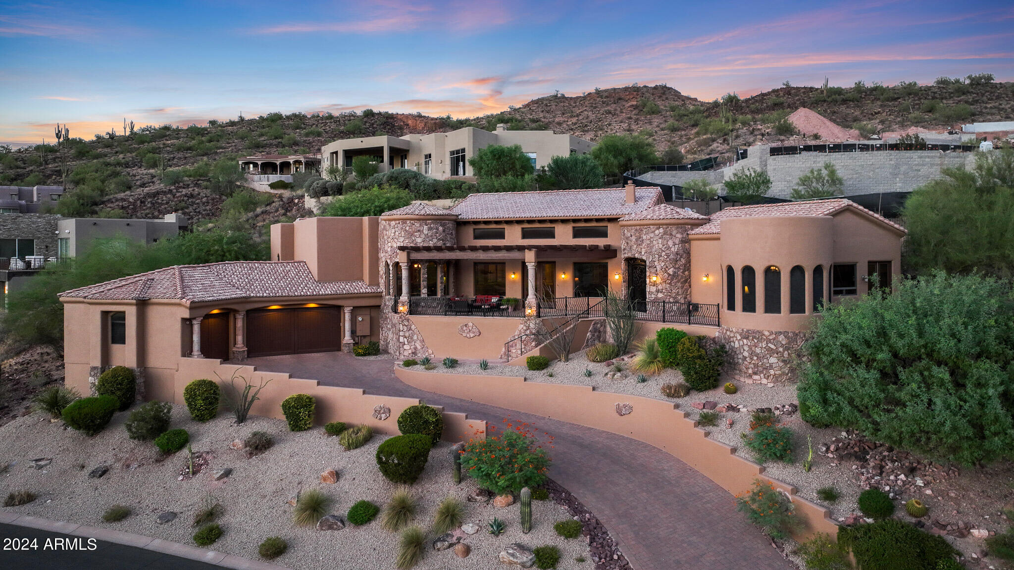 9801 N SOLITUDE Canyon