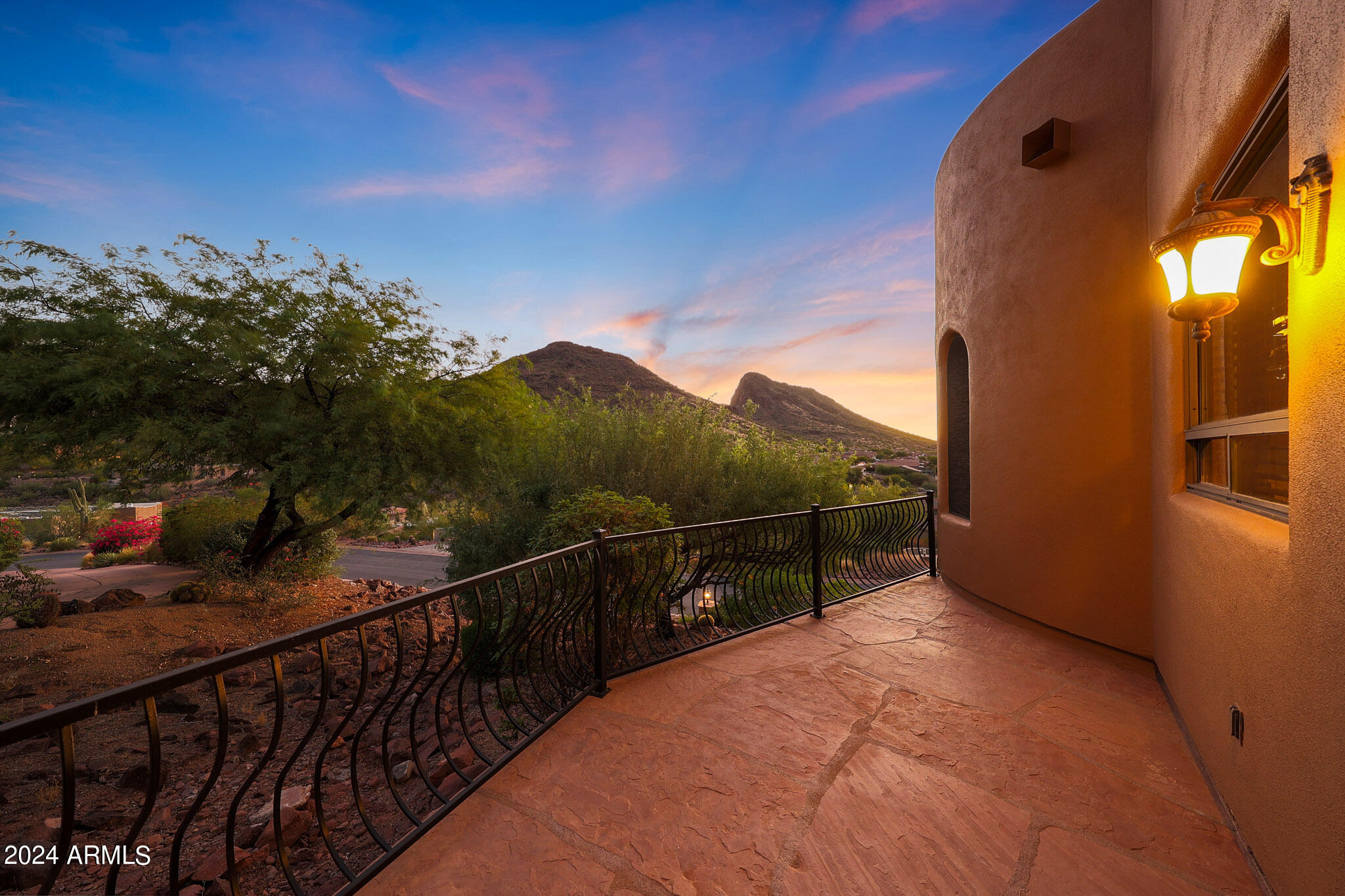 9801 N SOLITUDE Canyon