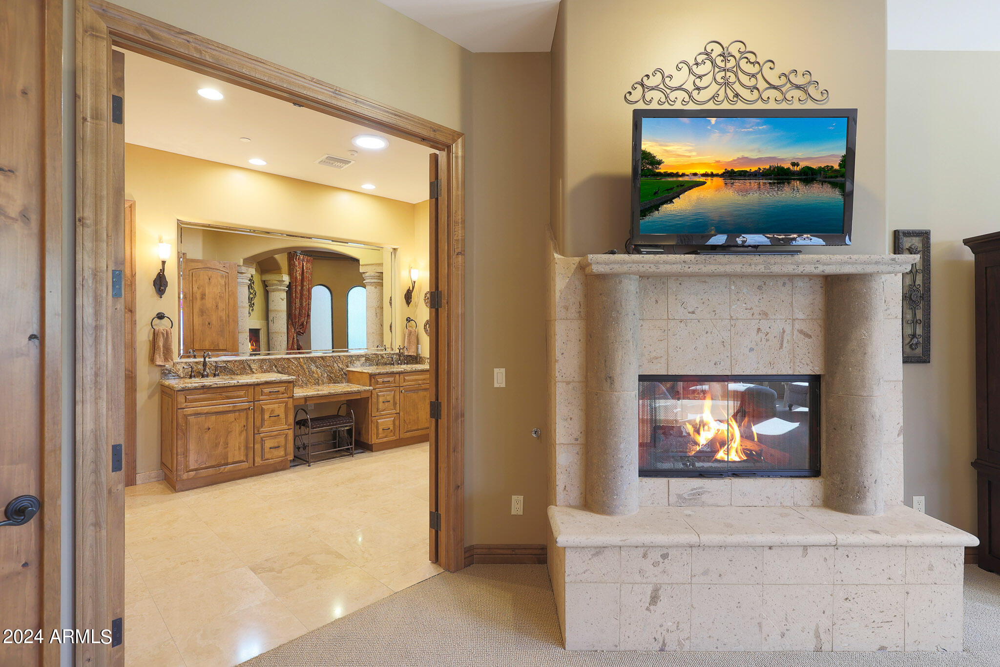 9801 N SOLITUDE Canyon