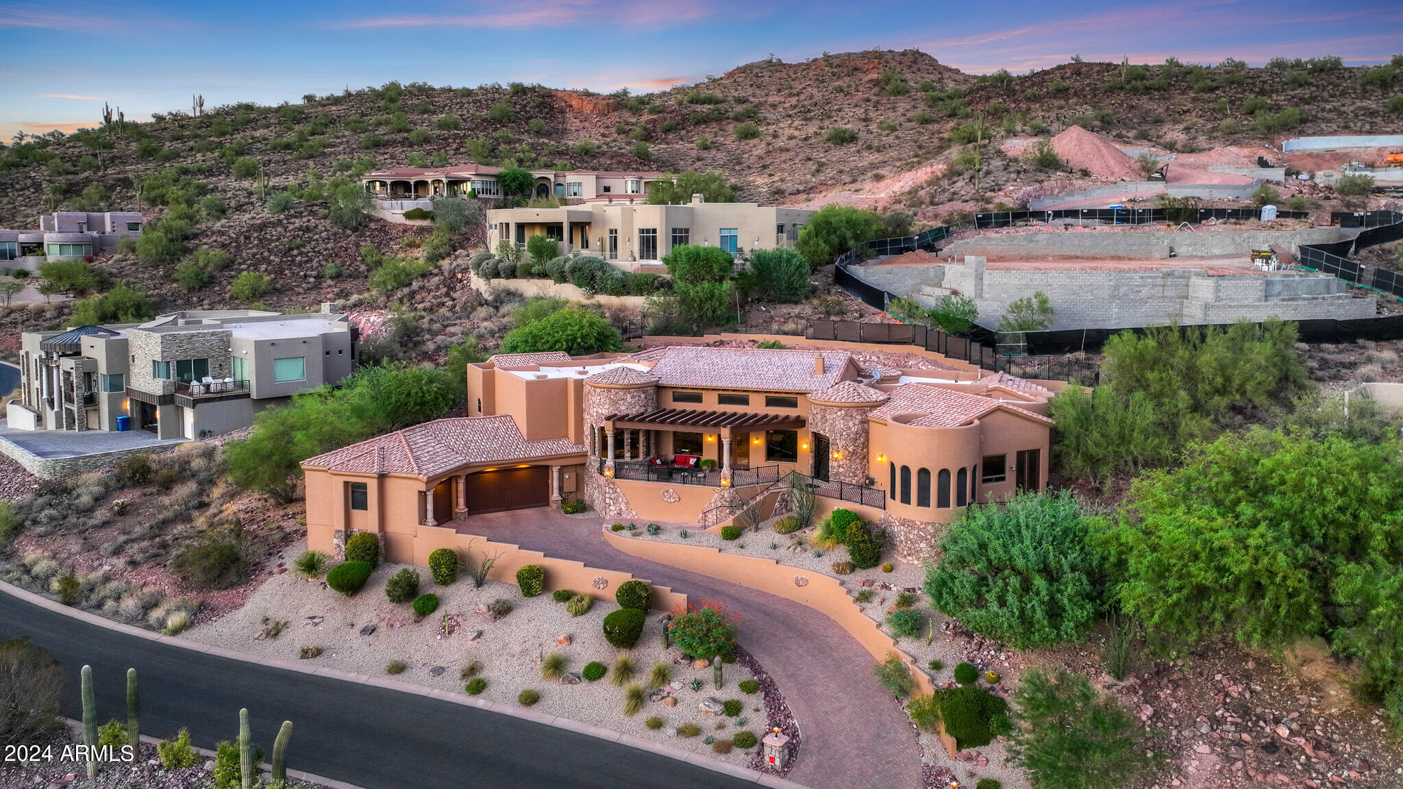 9801 N SOLITUDE Canyon