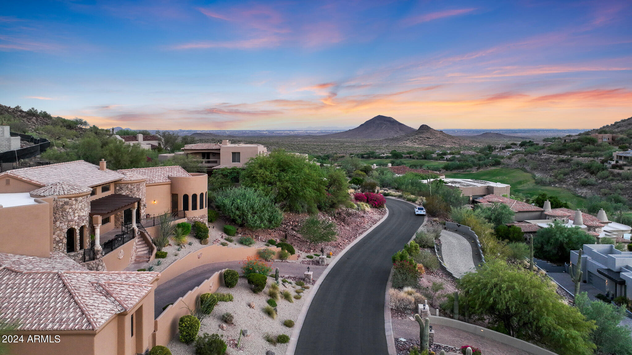 9801 N SOLITUDE Canyon
