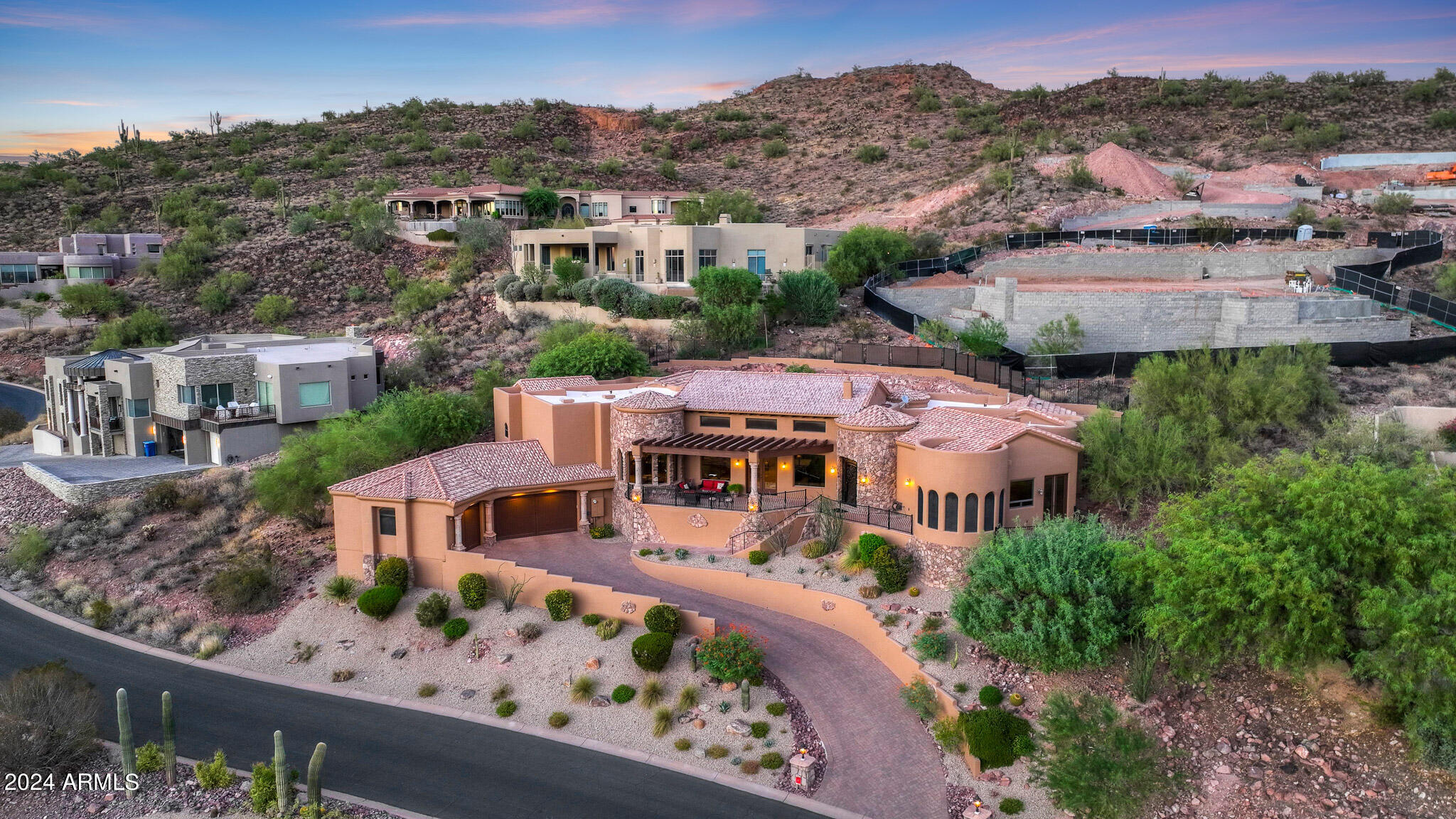 9801 N SOLITUDE Canyon