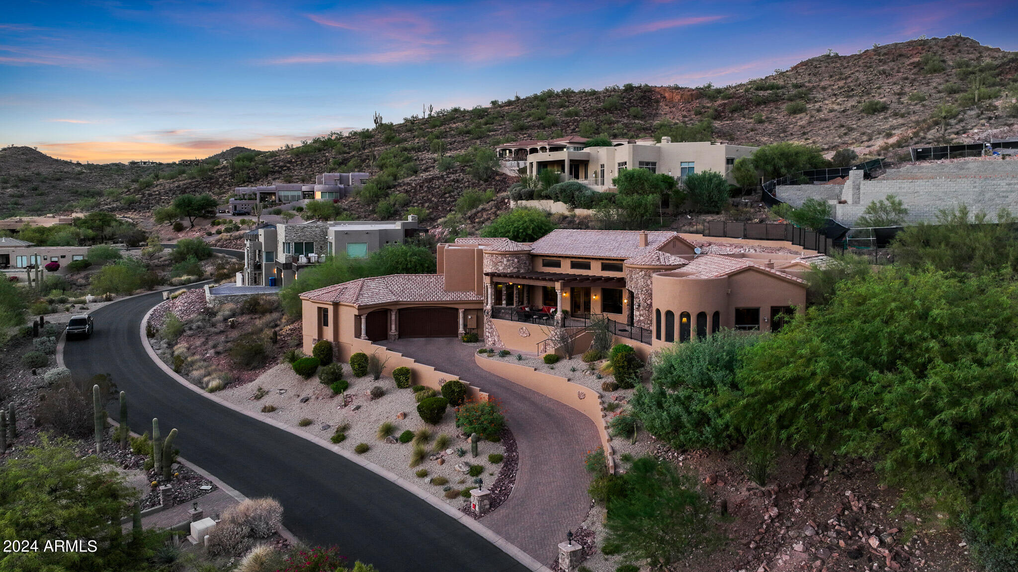 9801 N SOLITUDE Canyon