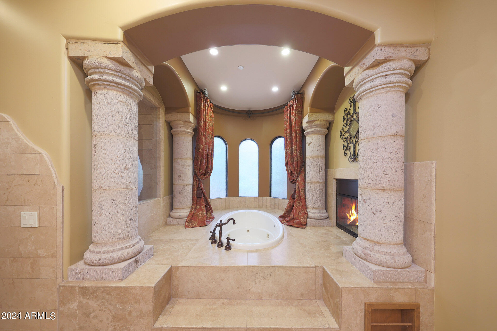 9801 N SOLITUDE Canyon