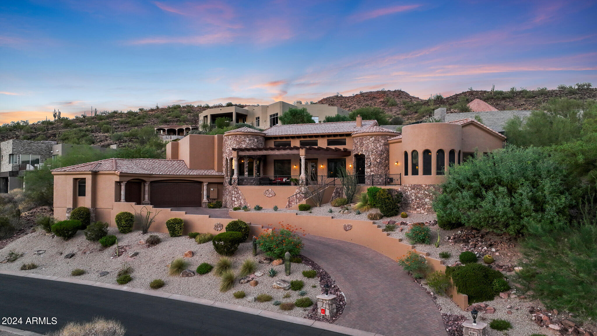 9801 N SOLITUDE Canyon