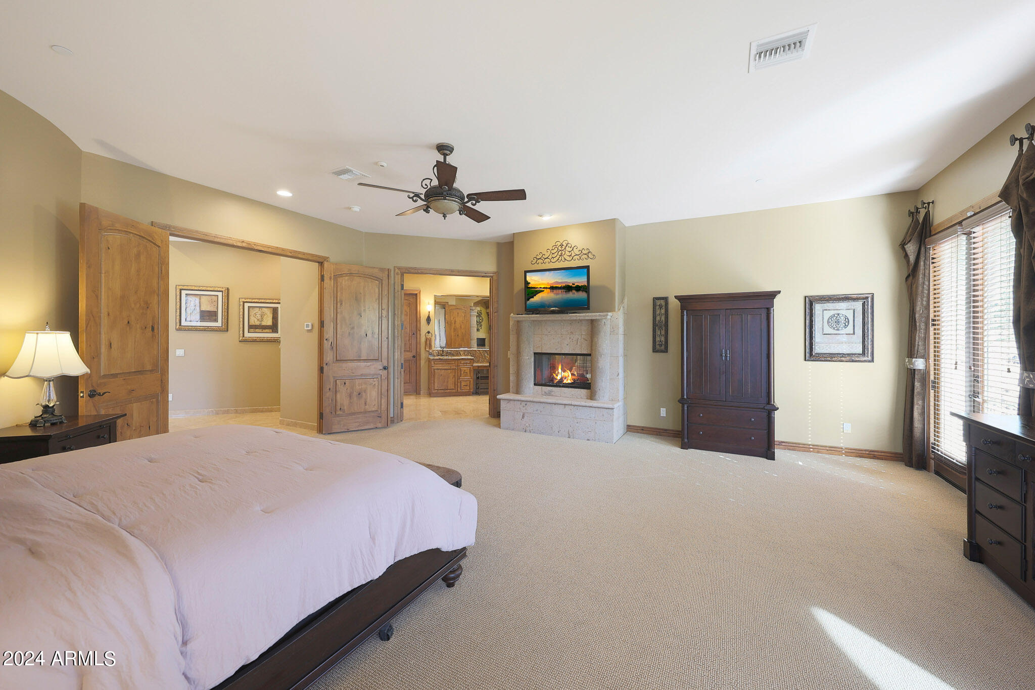 9801 N SOLITUDE Canyon