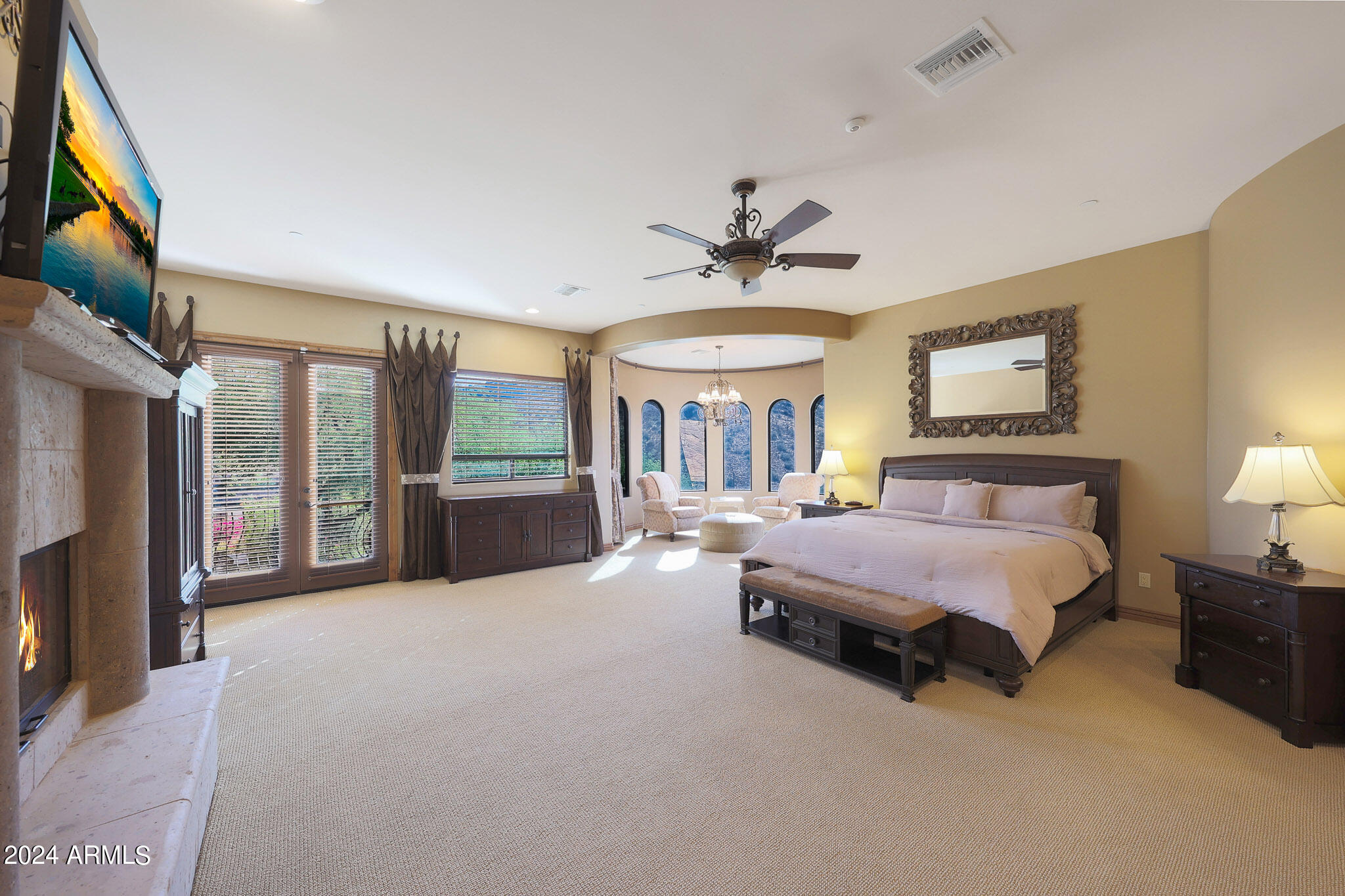 9801 N SOLITUDE Canyon