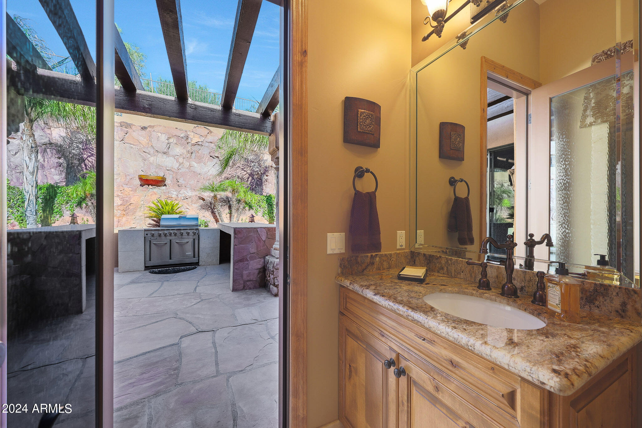 9801 N SOLITUDE Canyon