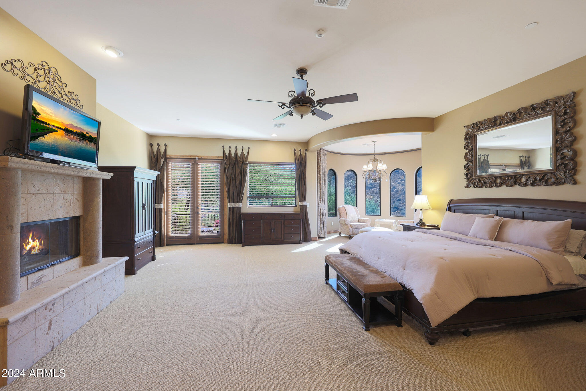 9801 N SOLITUDE Canyon