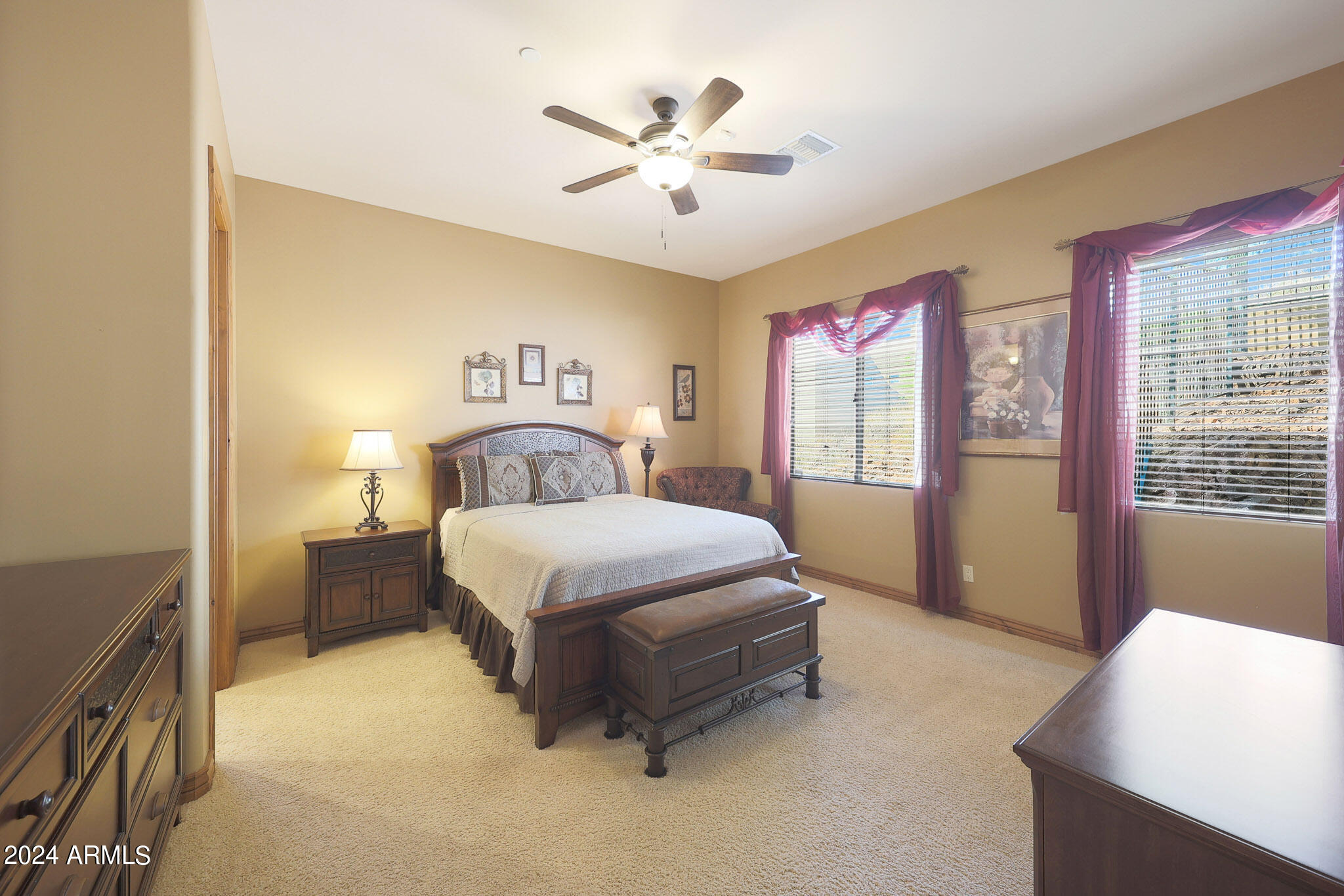 9801 N SOLITUDE Canyon