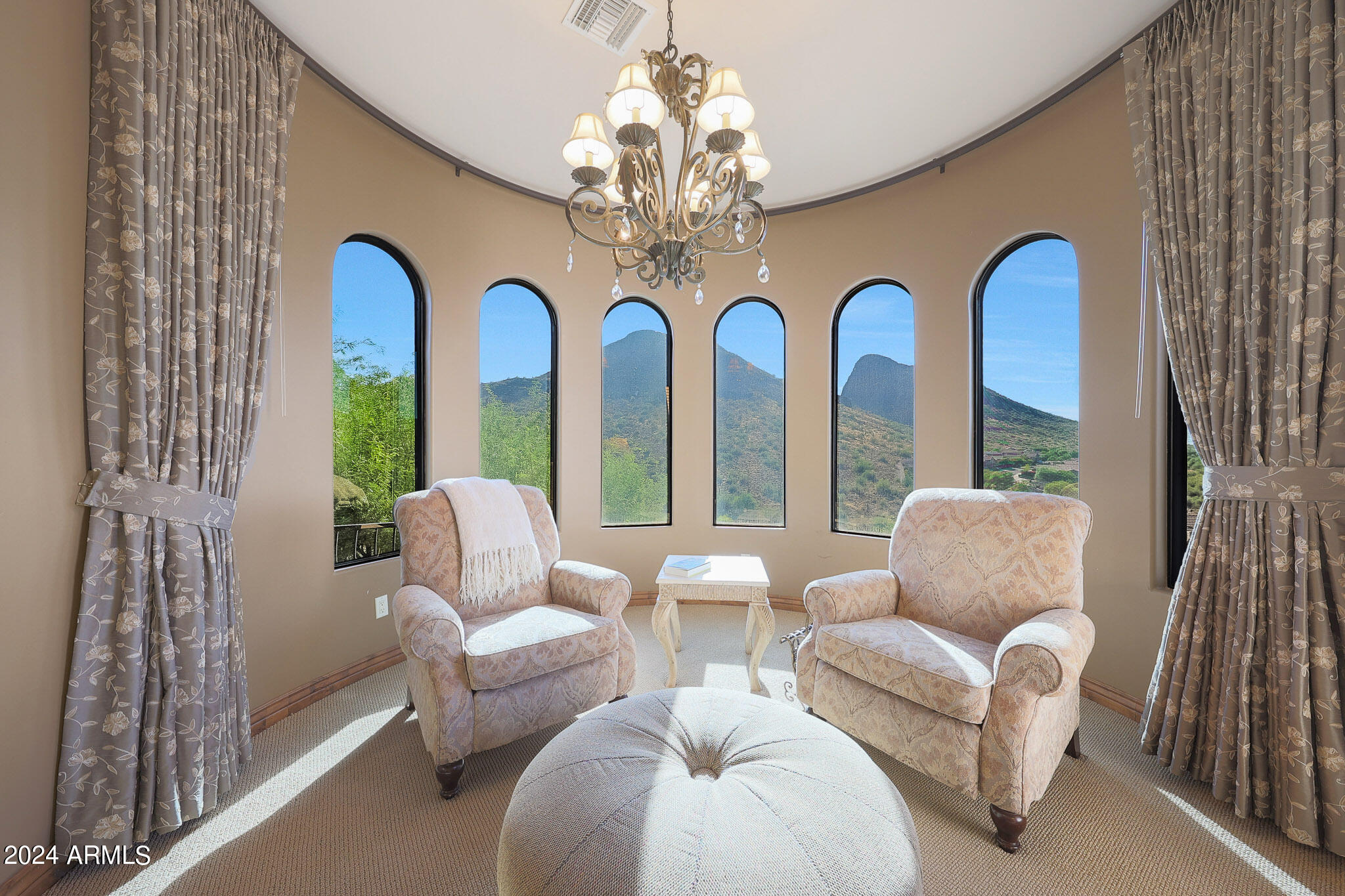 9801 N SOLITUDE Canyon