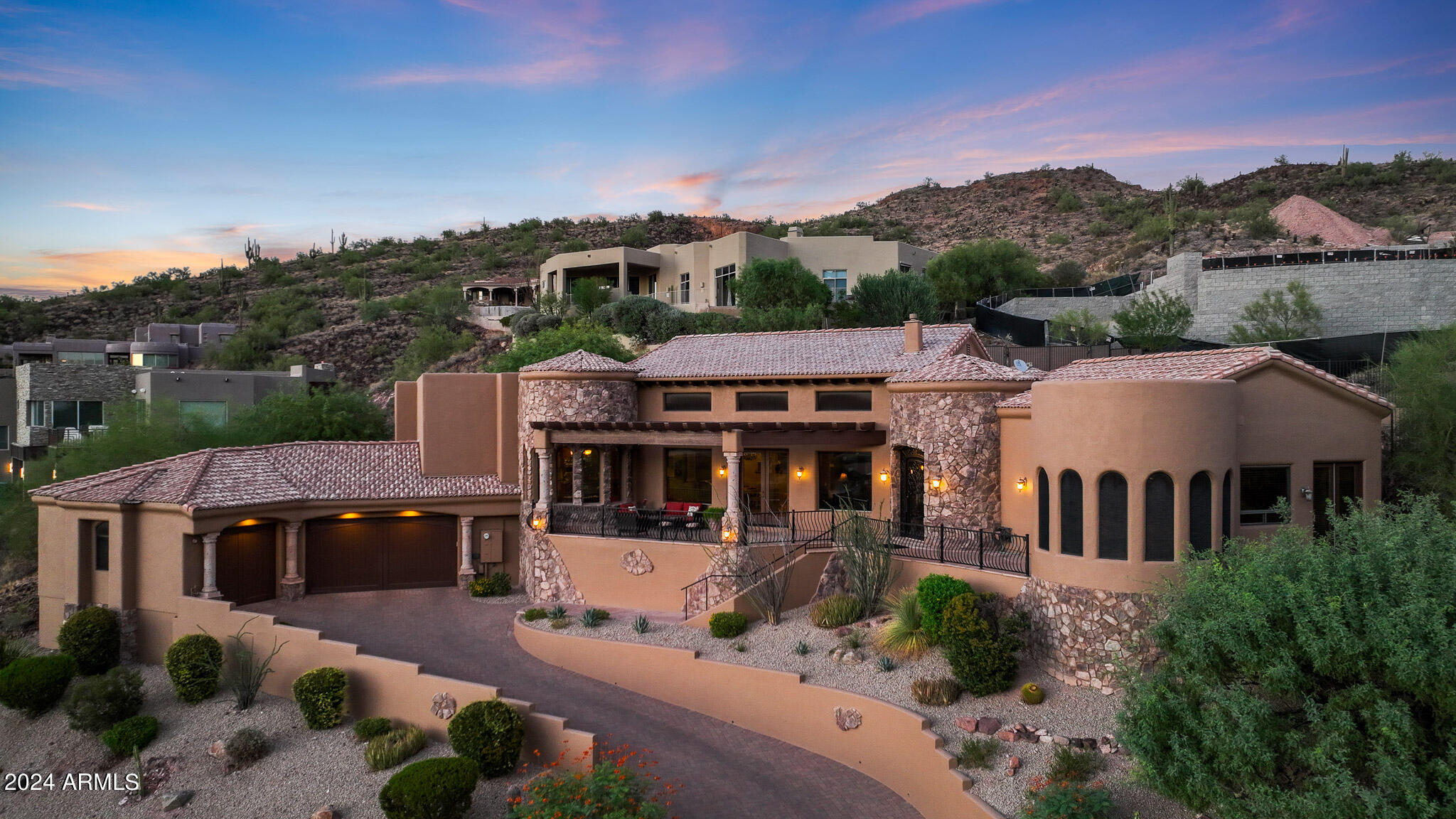 9801 N SOLITUDE Canyon