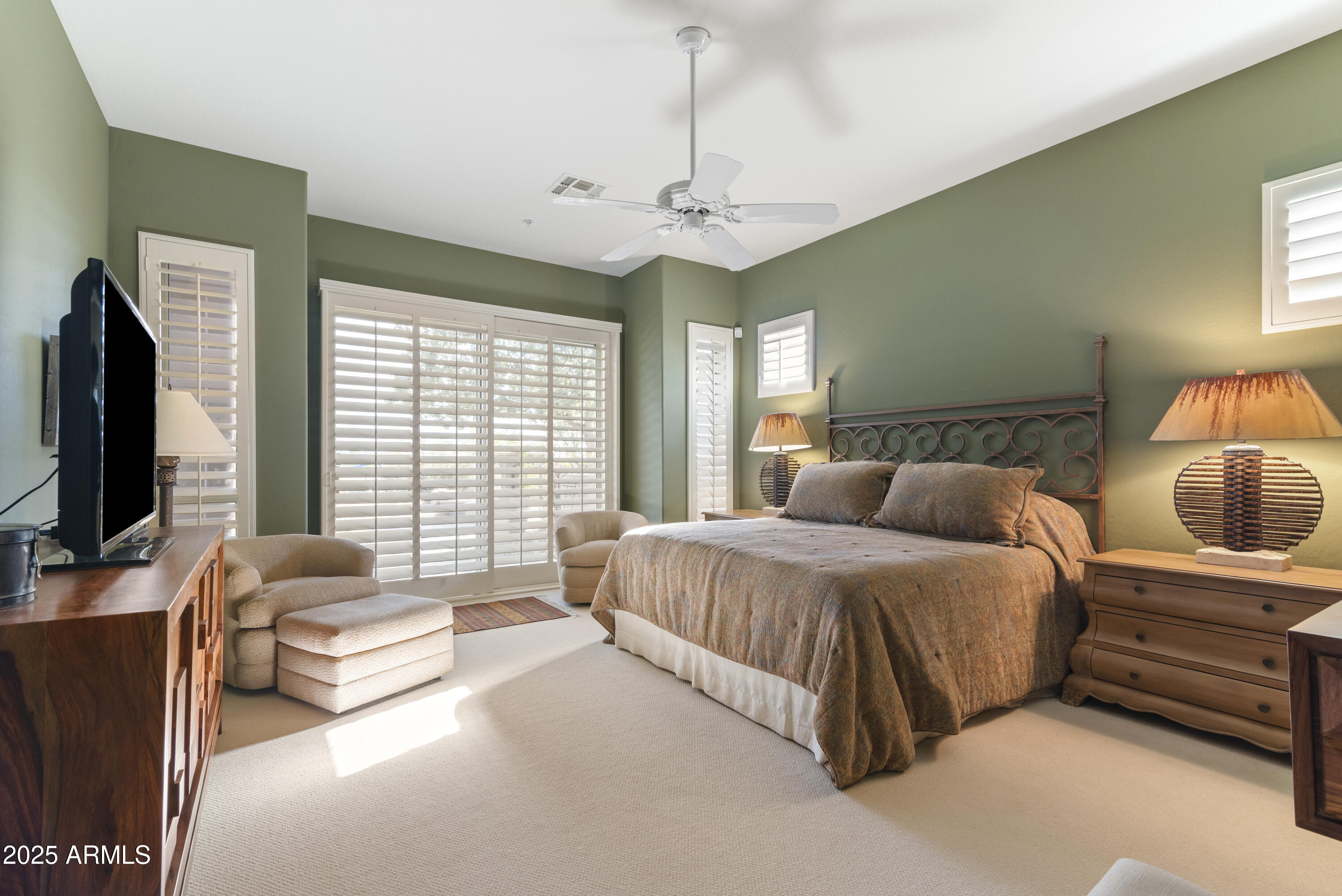 9619 N LONGFEATHER --